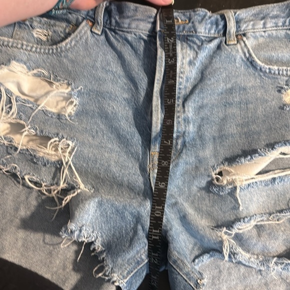 We the Free Denim Distressed Cut Off Jean Shorts Size 30 - Picture 7 of 7